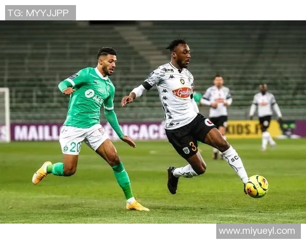 桑德尼斯与汉坎的精彩对决揭示了足球战术的博弈与球员的激情表现