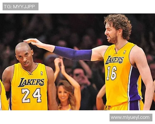 湖人对决马刺精彩黑白直播全程回顾与分析