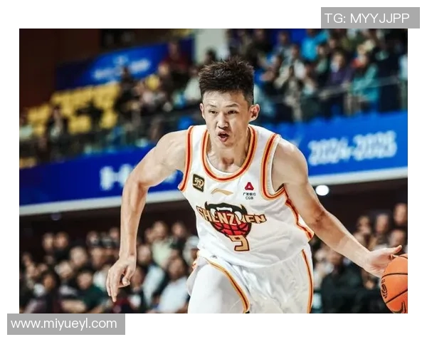 周鹏：从篮球场上的拼搏者到人生舞台上的奋斗榜样