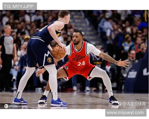 快船与掘金对决中伦纳德每场得分表现分析与统计