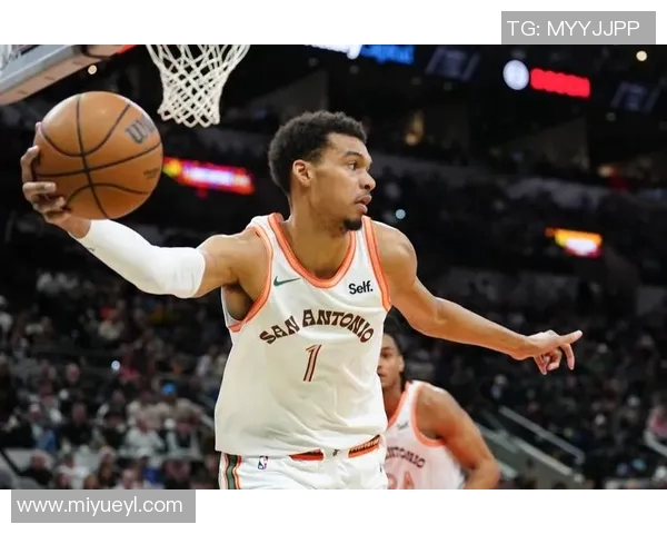 文班亚马新秀赛季表现惊艳场均20分10篮板3盖帽引领全联盟